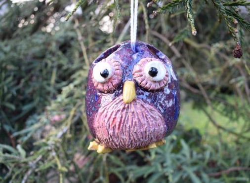 Owl seed feeder